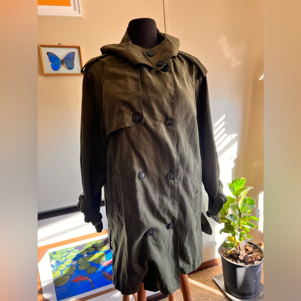 Umgee size large olive green trench coat with hood